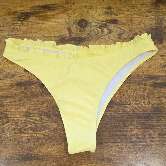 Yellow Ruffle Bikini Set - Picture 4 of 5